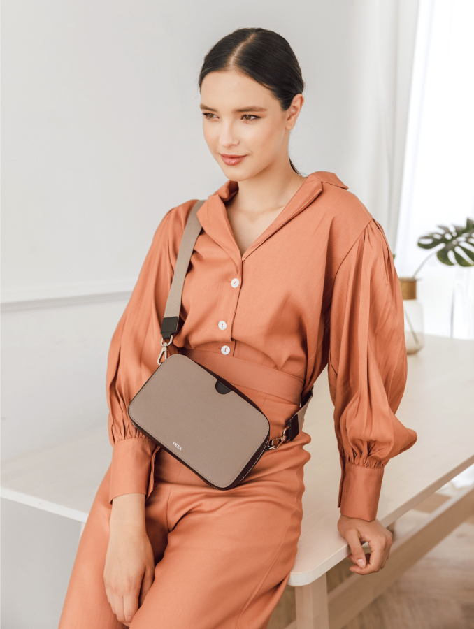 VERA A Block as Crossbody Bag
