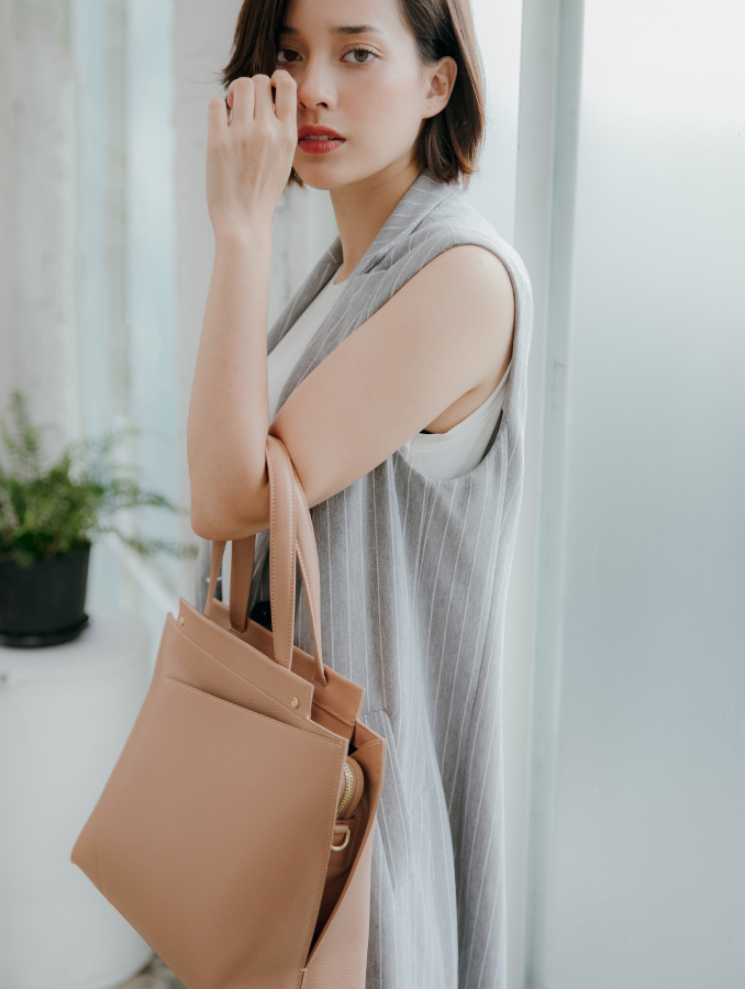 VERA Bridget Bag as Hand Bag