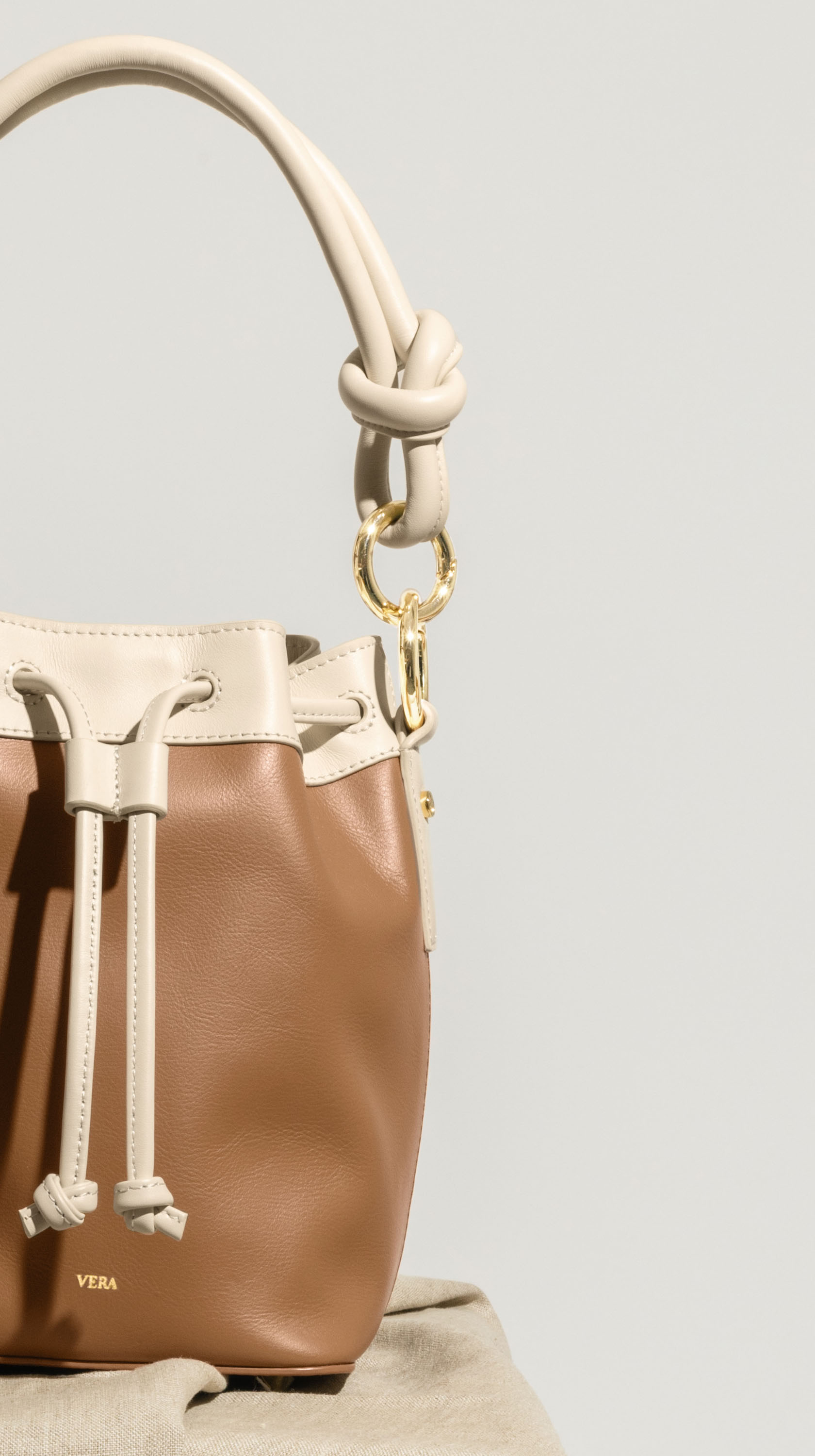 VERA Coco Bucket leather crossbody bag