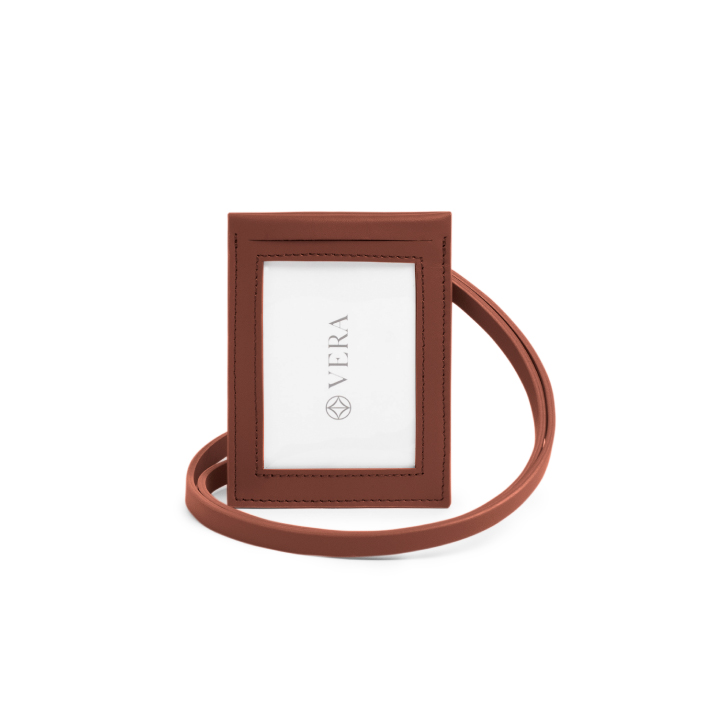 VERA Drew Badge in Russet