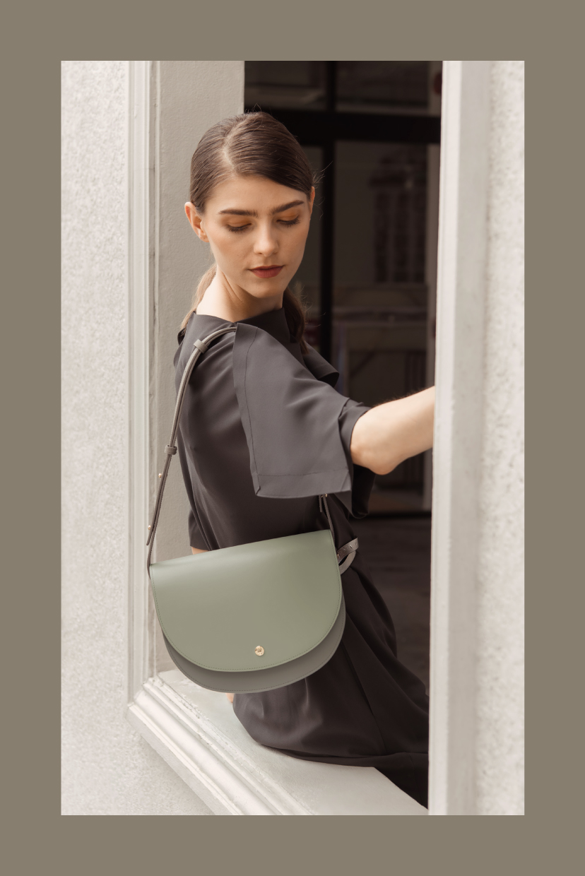 Half Moon - On Shoulder