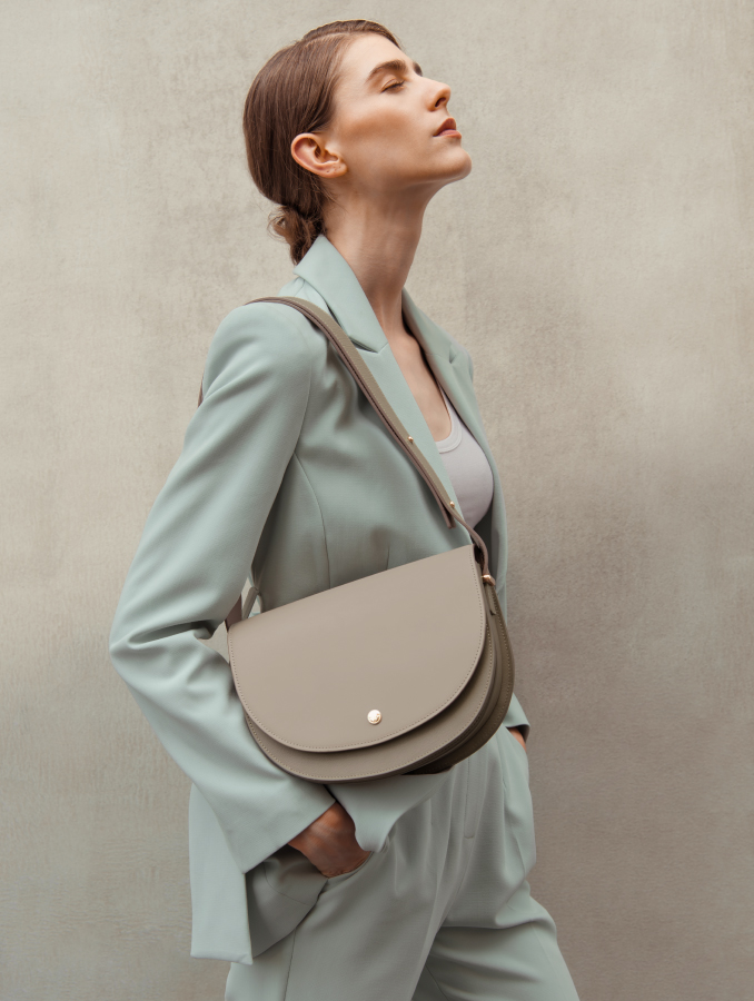 VERA Half Moon as Shoulder Bag