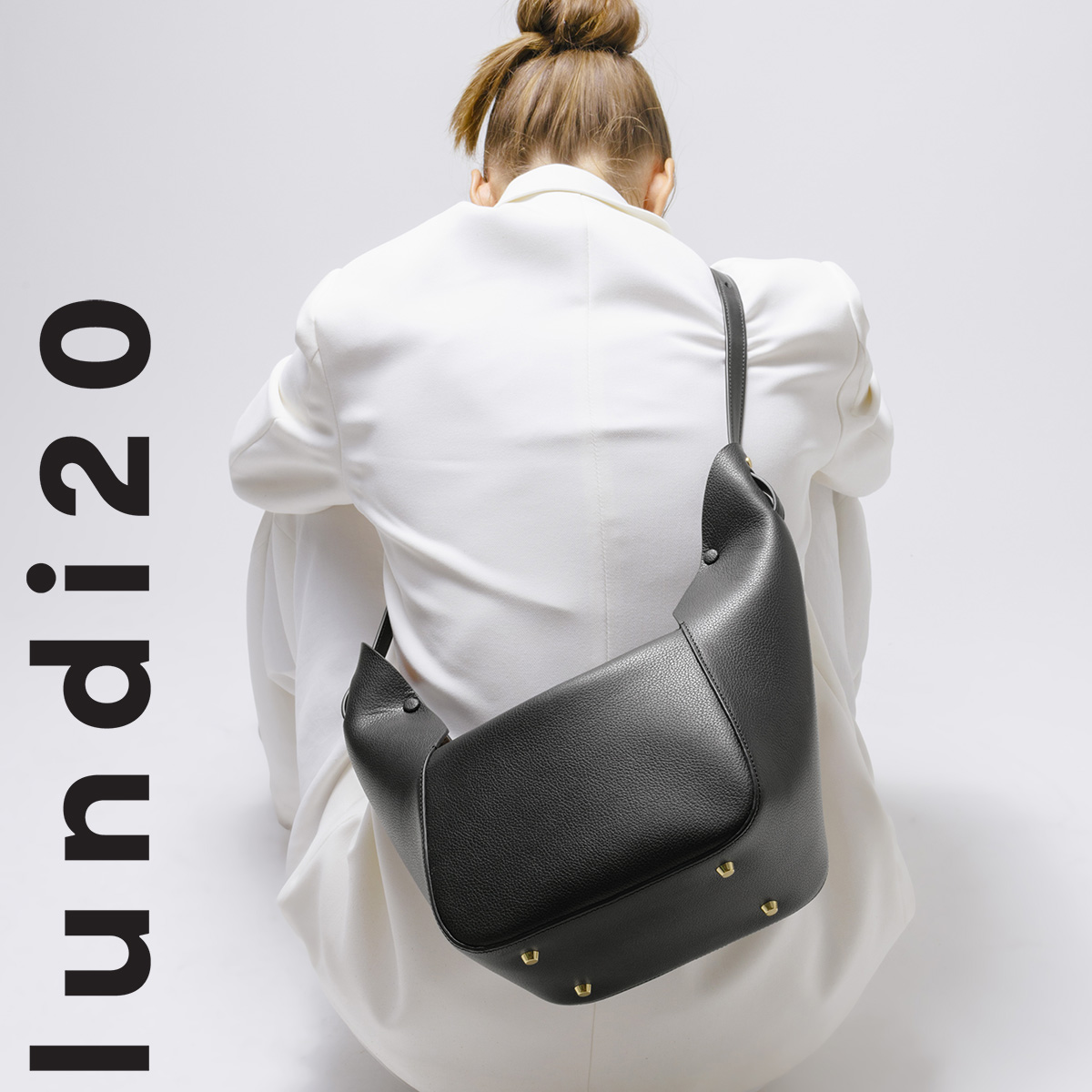 VERA Lundi 20 in Black