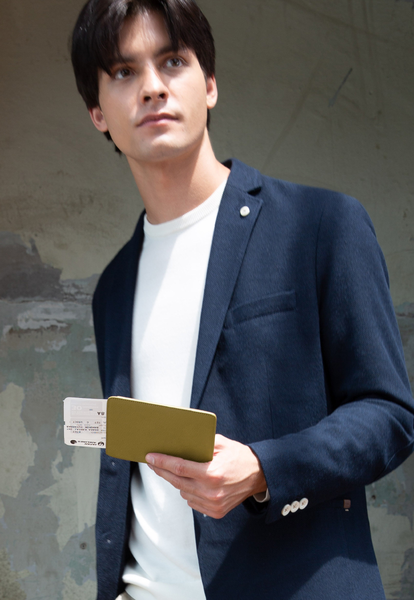 VERA Passport Holder