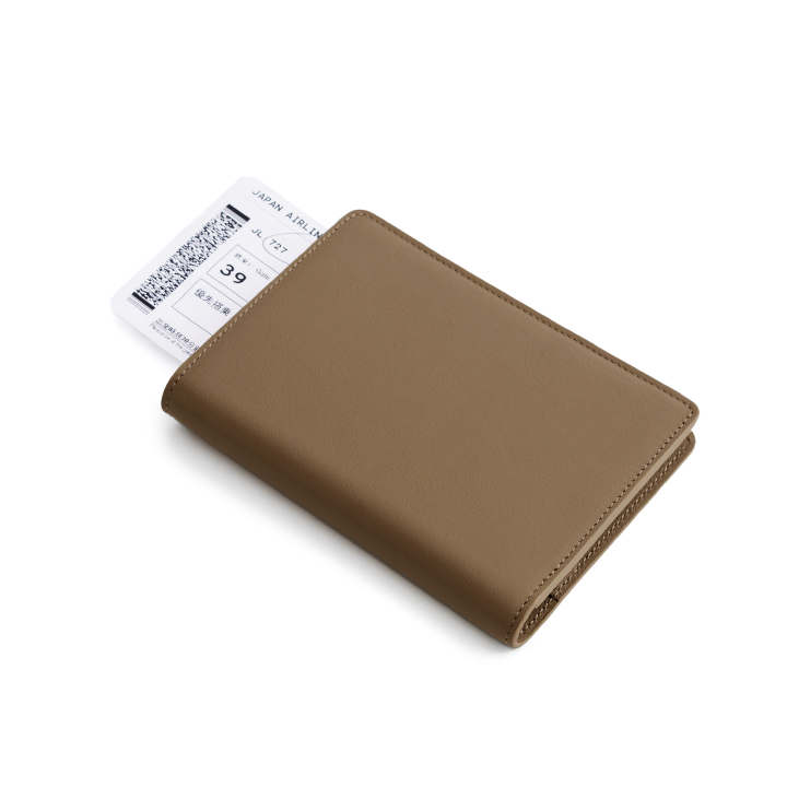 VERA Passport Holder in Olive Brown