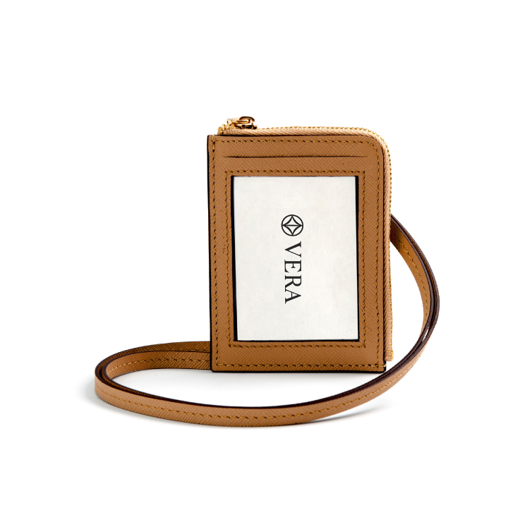 VERA The First Badge in Caramel