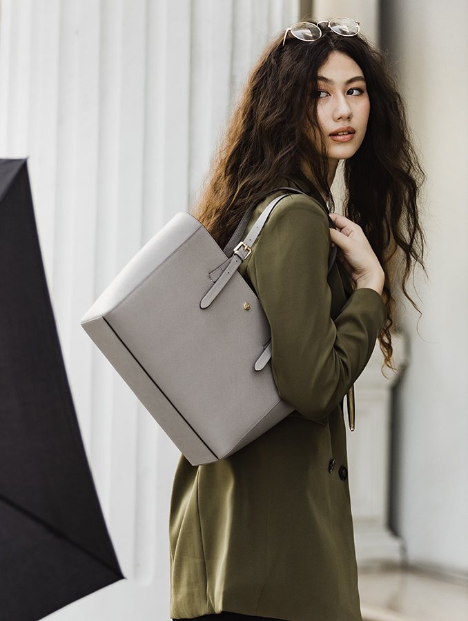 VERA The First Bag