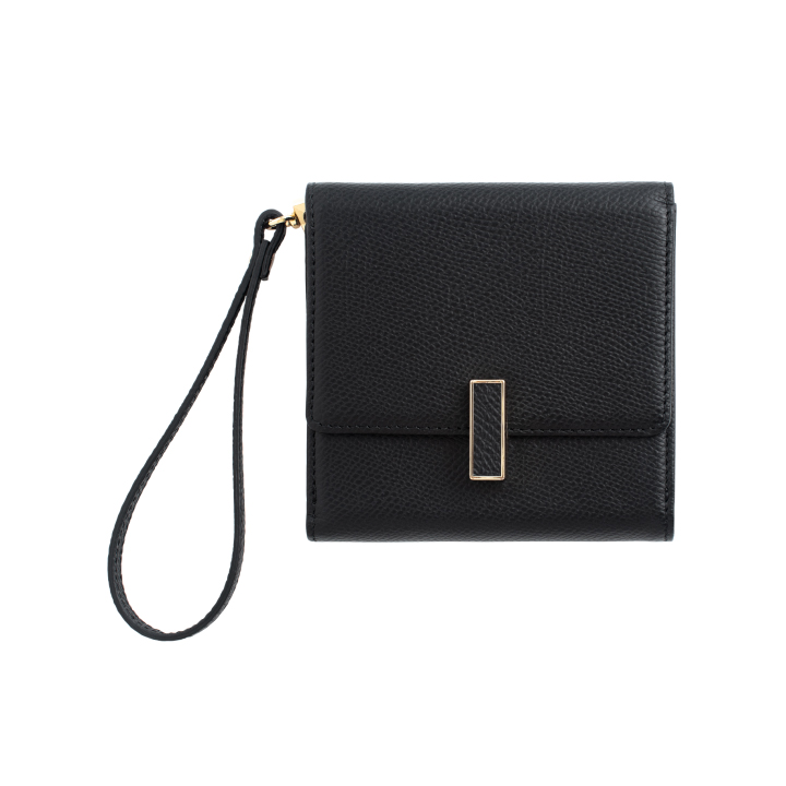 VERA Valen in Jet Black