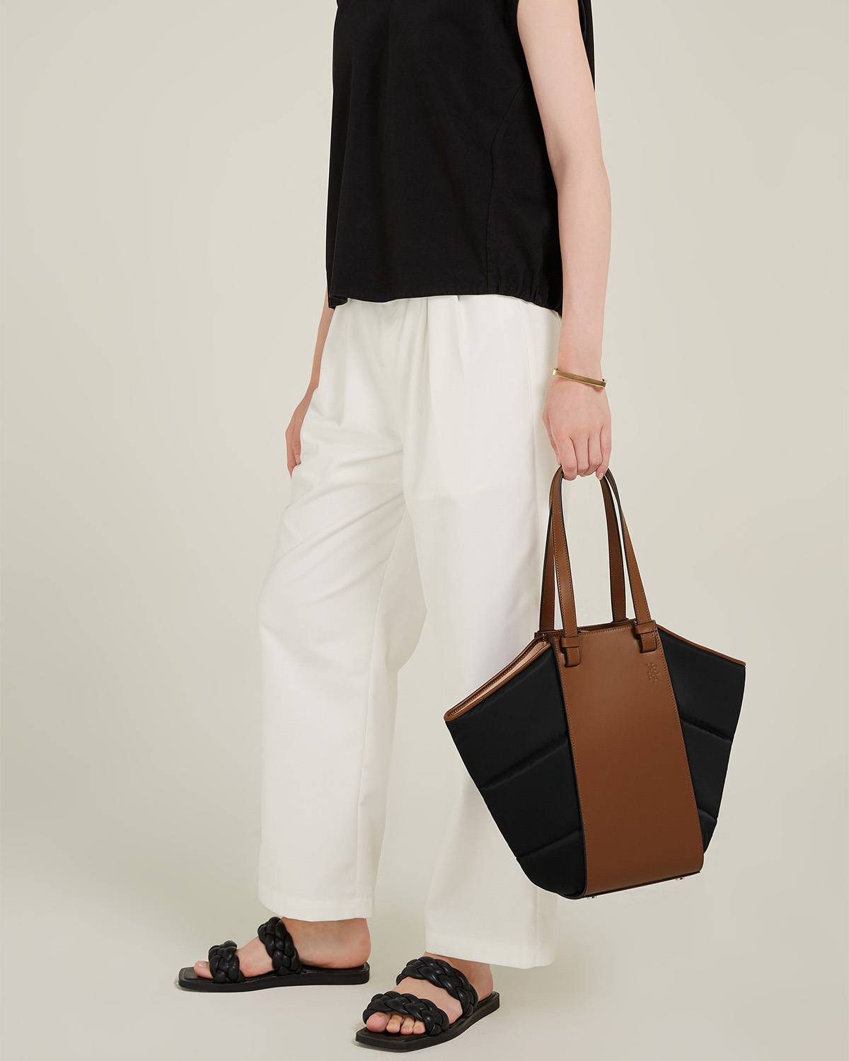 VERA Cabas Tote Puffy in Lava / Black