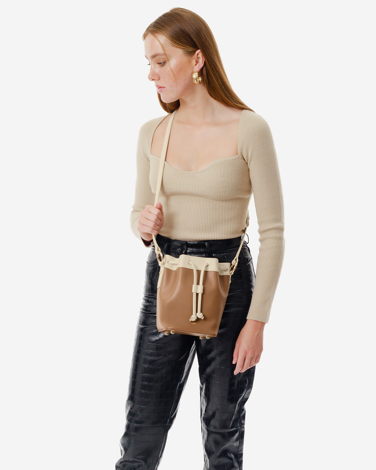 VERA Coco Bucket in Peanut Butter