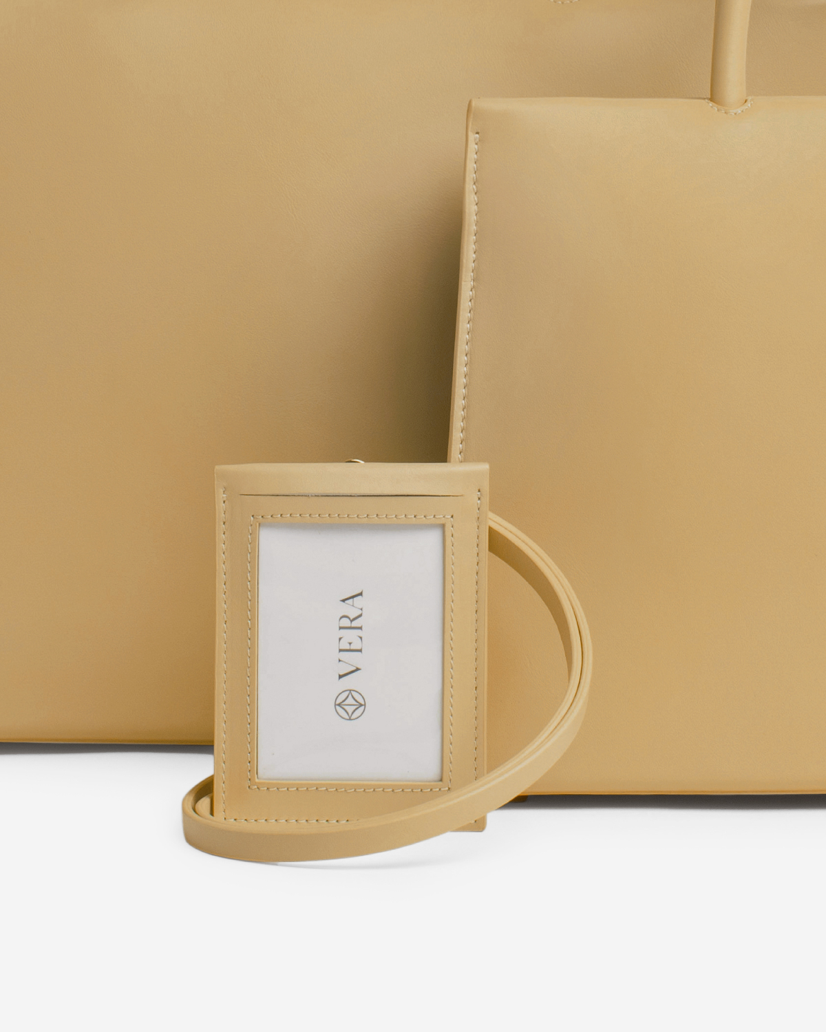 VERA Drew Badge in Camel