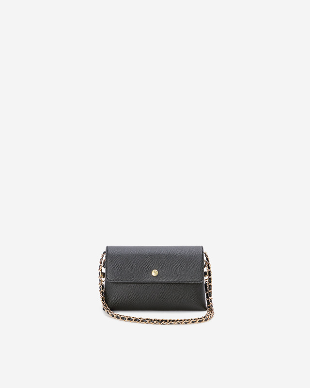 VERA Emily Crossbody with Leather Braided Gold Chain in Powerful Black กระเป๋าสะพายข้างหนังแท้ พร้อมสายโซ่สีทองร้อยหนัง สีดำ