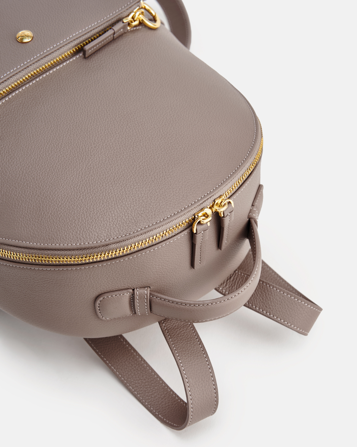 VERA Journey in Studio Taupe