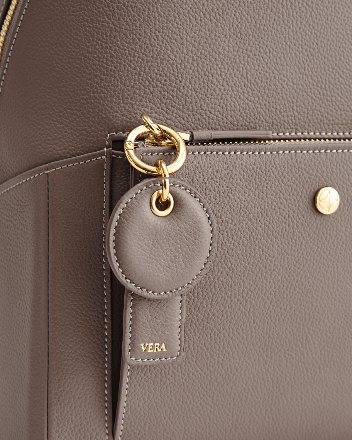 VERA Journey in Studio Taupe