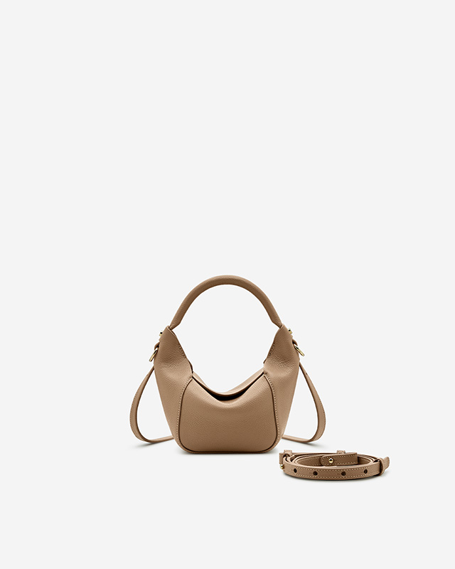 VERA Lundi 13 in Almond