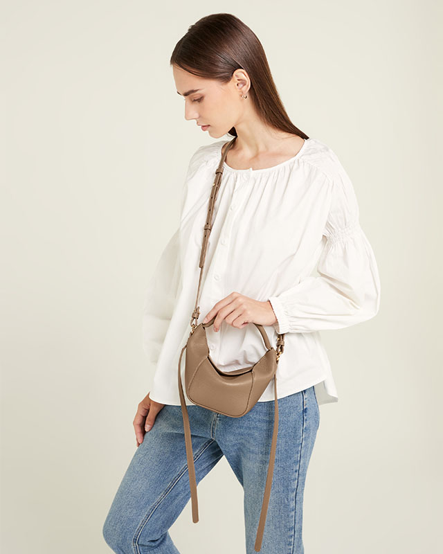 VERA Lundi 13 in Almond