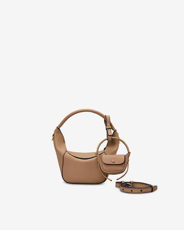 VERA Lundi 15 in Almond
