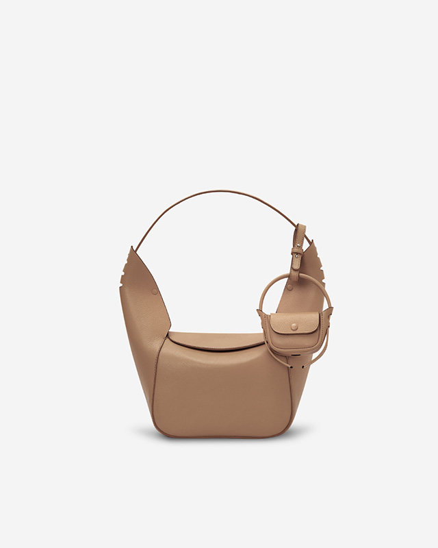 VERA Lundi 20 in Almond