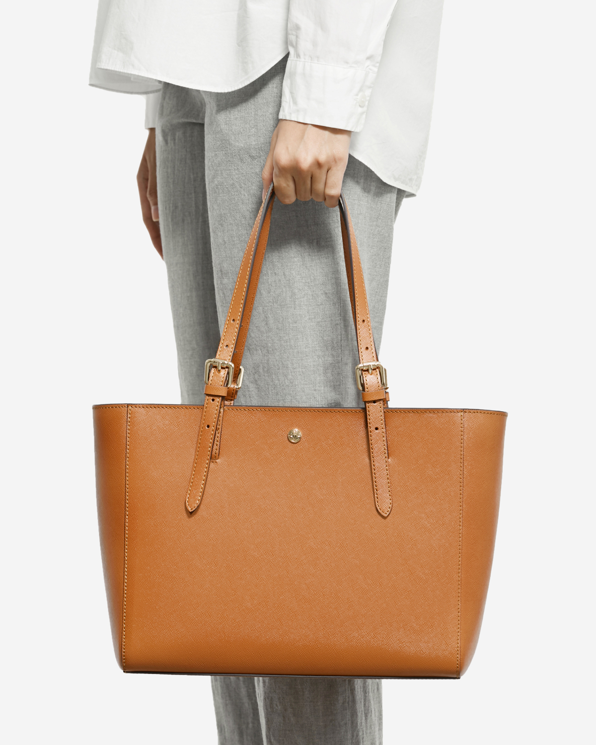 VERA The First Bag in Caramel