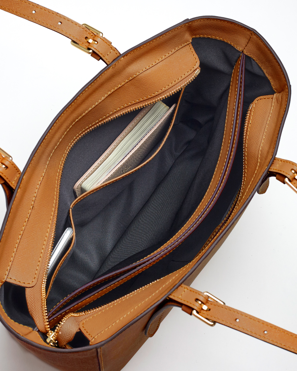 VERA The First Bag in Caramel