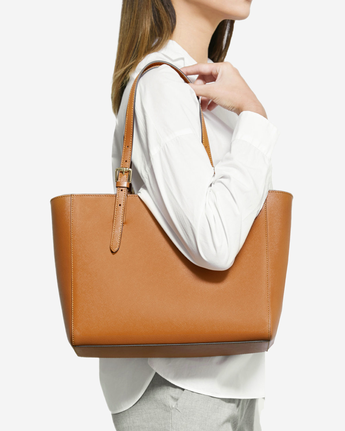 VERA The First Bag in Caramel