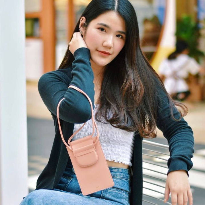 VERA Best Millie Pouch in Peach Puff